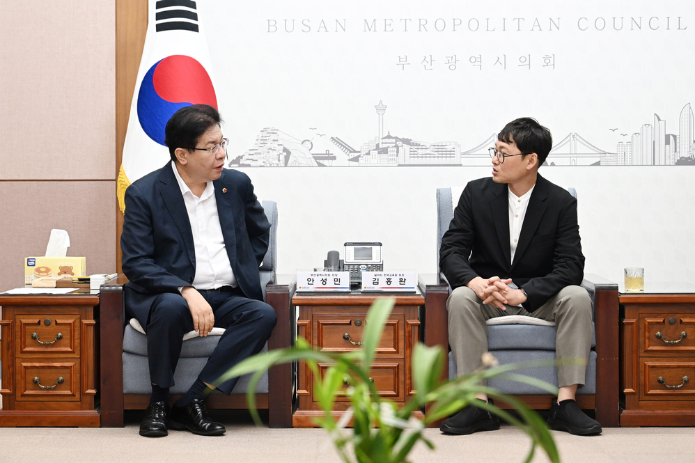 알마티 한국교육원 방문단 예방(접견실)