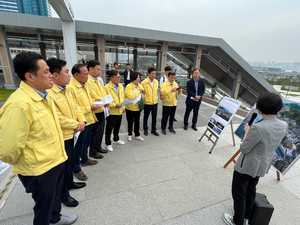 부산항 및 북항 재개발 사업장 방문