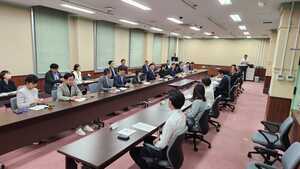 오사카부의회 만박 추진 특위 간담회